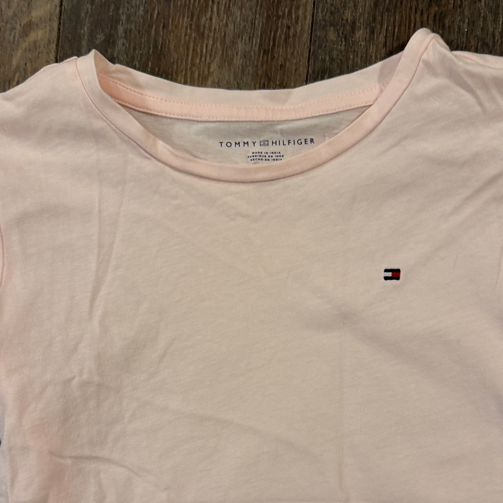 NWOT-Tommy Hilfiger Light Pink Kids T-Shirt - Picture 2 of 7